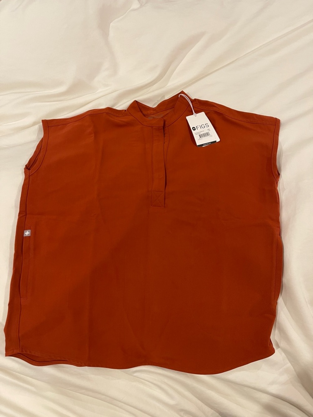 FIGS Rafaela Scrub Top in Auburn XXS NWT